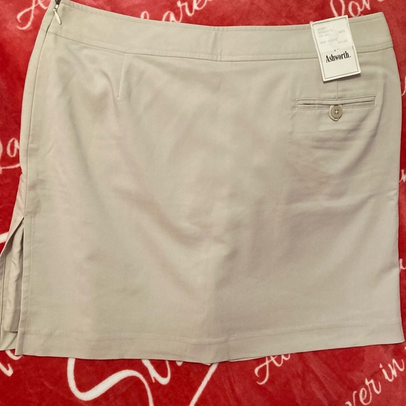 🎄ASHWORTH Ladies Stone Color Golf Skort Features Side Zipper Sz 14 NWT - Picture 3 of 14